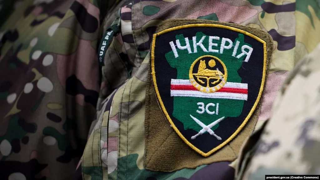 Росфинмониторинг включил «Чеченскую Республику Ичкерию» и ее зарубежные структуры в перечень террористов и экстремистов после решения суда в Грозном, а против Ахмеда Закаева возбудили новое уголовное дело.