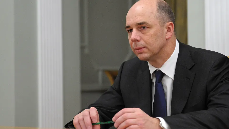 Глава Минфина сообщил, что нейросети помогают оптимизировать распределение средств и применяются в налоговой и таможне, однако окончательные решения принимают люди. Это происходит на фоне рекордного дефицита бюджетов.