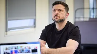 Президент Украины Владимир Зеленский заявил, что усиление блокировок в российском сегменте интернета и ограничения доступа к мессенджерам могут быть частью подготовки к всеобщей мобилизации и новому наступлению на Украину, а также не исключил риск ограниченной операции против одной из стран Балтии для проверки реакции НАТО.