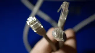 Крупные российские IT-компании предлагают создать согласительный орган по выработке «взвешенной политики блокировок», предупреждая о рисках тотального контроля трафика и массовых отключений интернета.