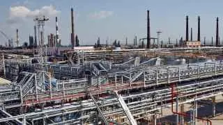 Из-за атак дронов приостановили переработку нефти Новокуйбышевский, Туапсинский, нижегородский, саратовский и киришский нефтеперерабатывающие заводы.