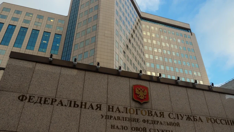 Налоговики активнее пресекают практику закрытия и повторного открытия ИП для «обнуления» лимитов по НДС. Предпринимателям грозят доначисления, пени и штрафы на фоне растущего дефицита федерального бюджета.