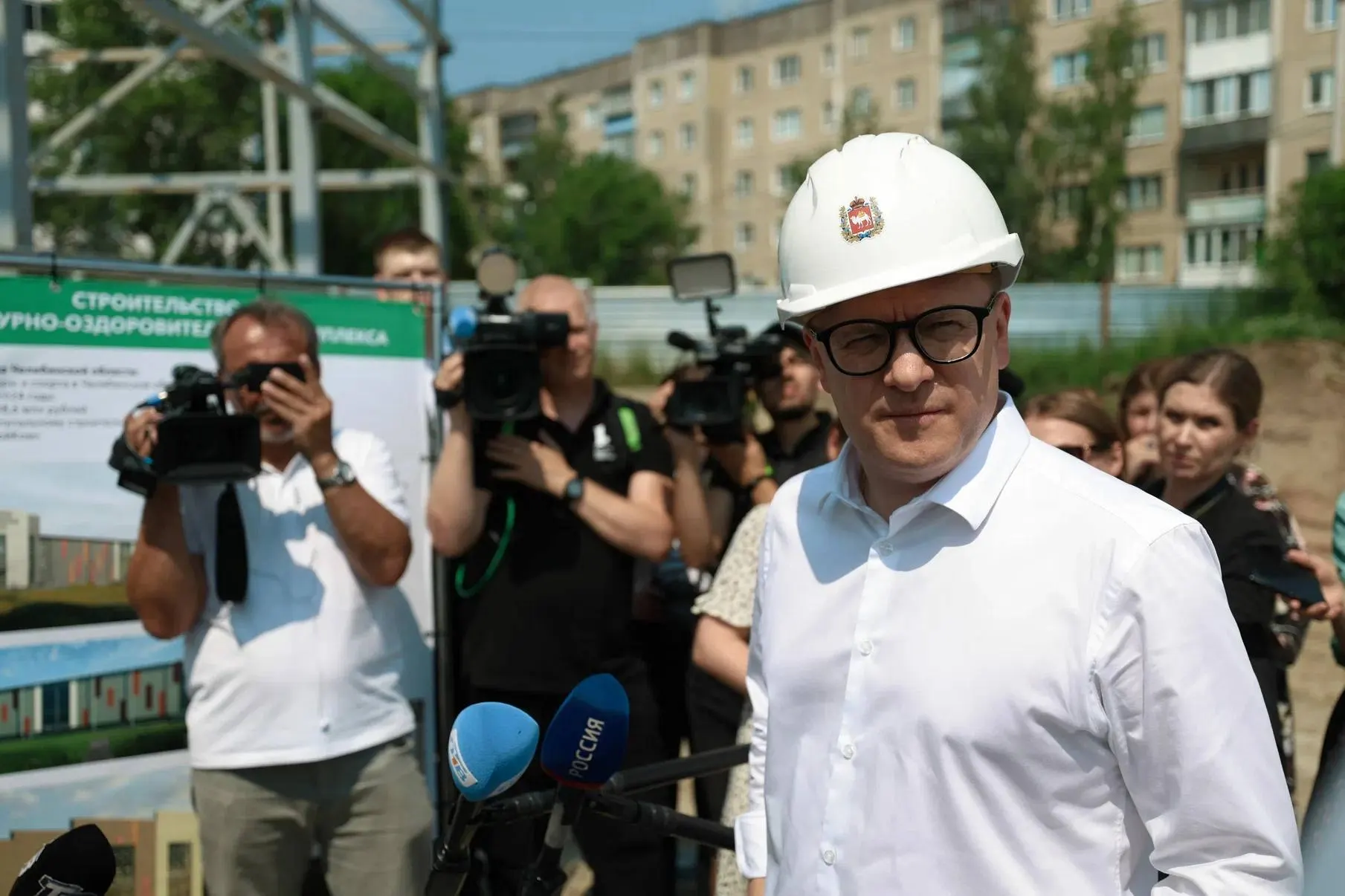 За четыре месяца 2026 года в регионе ввели 412 тыс. м² жилья — это 48% от уровня годом ранее; индивидуальное строительство сократилось почти втрое.