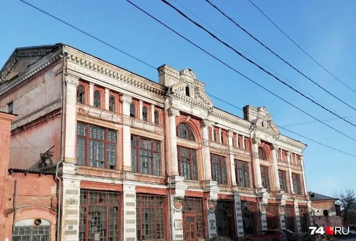 Губернатор сообщил о разработке проекта реконструкции памятника; подрядчику поручено подготовить научно‑проектную документацию стоимостью 44 млн рублей с сроком выполнения до конца 2027 года.
