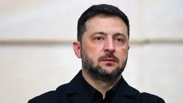 Президент Украины заявил, что РФ продолжает боевые действия вопреки объявленному перемирию: за сутки зафиксировано более 150 штурмовых действий, свыше сотни обстрелов и почти 10 тысяч атак дронами-камикадзе.