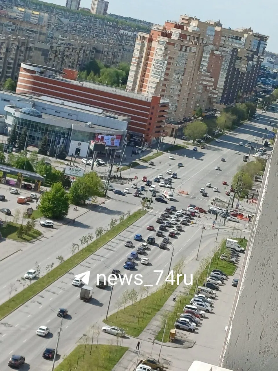 До 18:00 на ряде перекрёстков на Северо-Западе не работают светофоры. Водителям советуют выбрать альтернативный маршрут.