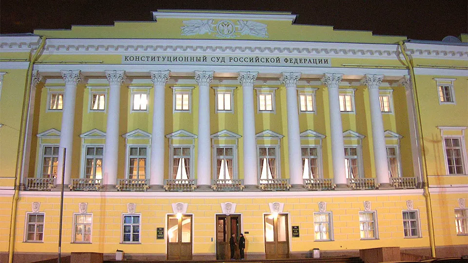 Глава Конституционного суда назвал коррупцию «конституционным деликтом» и обосновал, что иски прокуратуры по таким делам не должны иметь сроков давности. Это правило использовали для возвращения в госвладение активов примерно на 6,5 трлн рублей.