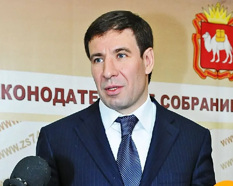 Суд Никосии наложил арест на квартиры, оформленные на бывшего губернатора Михаила Юревича и его отца. Ранее в России у Юревича изымали компании и недвижимость по уголовным делам о коррупции.
