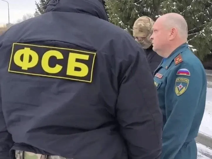 Суд признал виновным полковника МЧС, который в течение двух лет привлекал подчинённых к строительным работам на своём частном доме и не платил им; задержание произошло в июле прошлого года.