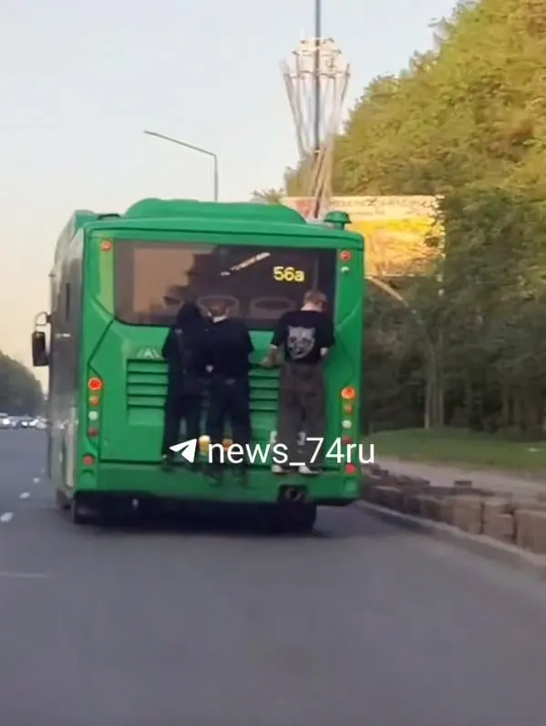 Родителей учеников пригласят в отдел полиции, рассматривается вопрос об административной ответственности. В ГАИ предупреждают, что серьёзного разговора подросткам, скорее всего, не избежать.