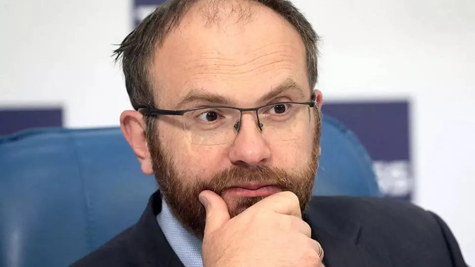Заместитель председателя синодального отдела РПЦ Вахтанг Кипшидзе призвал воспринимать массовые отключения интернета как напоминание о преходящести технологий и ценности дел любви и милосердия. Между тем масштабные ограничения связи по России продолжаются, а закон уже позволяет приостанавливать услуги по требованию силовых органов.
