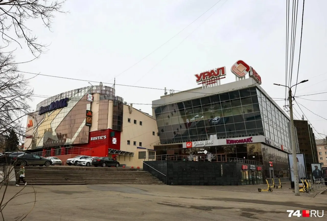 Торгово‑развлекательный комплекс площадью более 30 тыс. кв. м продали со второй попытки: победителем аукциона стала компания, принадлежащая дочери бывшего депутата.