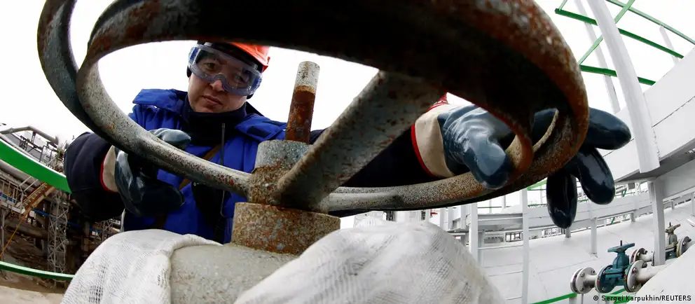 Утром 25 июня беспилотники нанесли удары по уфимскому нефтеперерабатывающему кластеру: по данным властей, пострадали два крупных предприятия, вероятно есть пожары и перебои в топливной логистике.