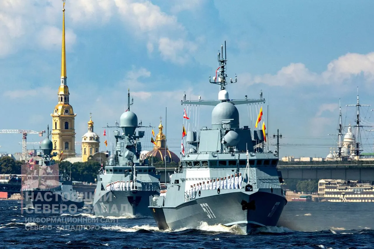 Минобороны приняло решение не проводить главный парад ВМФ в Санкт‑Петербурге: мероприятие отменяют второй год подряд после нескольких лет сокращённого формата.