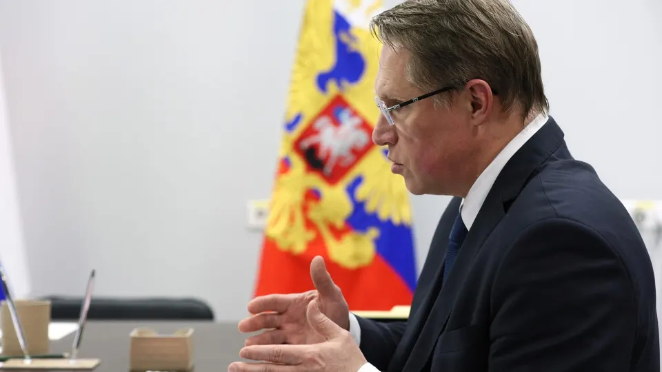 Минздрав заявил, что большинство ординаторов поступили по целевым договорам и готовятся работать в конкретных медицинских организациях. С 2020 года приём на медицинские программы существенно вырос; введён закон об обязательной отработке выпускников.