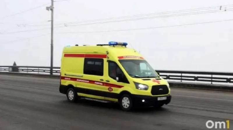 Утром 15 июня в квартире в Уссурийске мать обнаружила 12‑летнего сына без признаков жизни. Минздрав Приморского края считает, что смерть может быть связана с курением вейпа; полиция проводит проверку. На федеральном уровне обсуждаются меры по ограничению продажи вейпов в регионах.