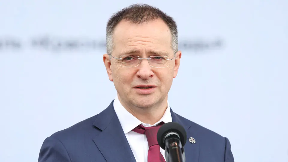 Помощник президента заявил о необходимости усилить проверку фильмов на всех этапах производства и не допускать расходования бюджетных средств на «халтуру». Также обсуждаются новые механизмы оценки исторического контента и ограничения для «дискредитирующих традиционные ценности» картин.