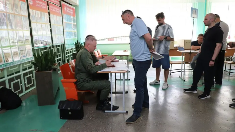 В Беларуси в приграничной с Польшей и Литвой Гродненской области с 17 по 26 июня проходят плановые мобилизационные учения: запасников вызывают для сверки учётных данных и участия в военных сборах на фоне дипломатического давления и обсуждения участия страны в эскалации конфликта с Украиной.