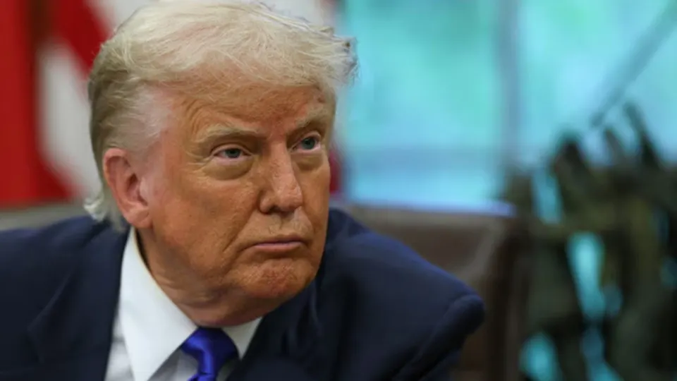На саммите G7 Дональд Трамп заявил о готовности усилить давление на Россию и оказать помощь Украине при условии поддержки со стороны европейских партнёров в разминировании Ормузского пролива. Лидеры обсудили санкции против нефтегазового сектора и наращивание поставок ПВО и дальнобойного оружия.