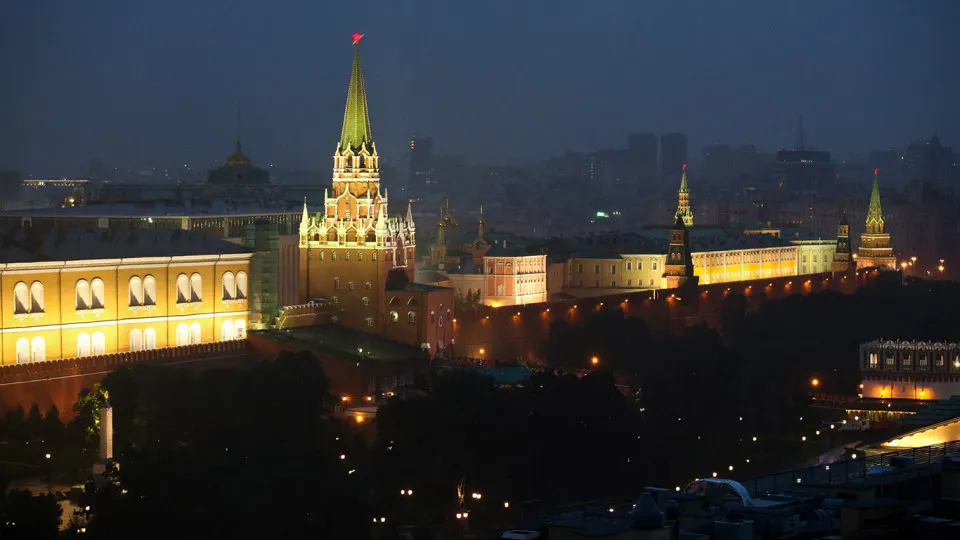 В АП поручили сократить публикации с фото и видео последствий ударов по российской территории. После этого ряд каналов уменьшил освещение прилётов и удалил ранее размещённые материалы.