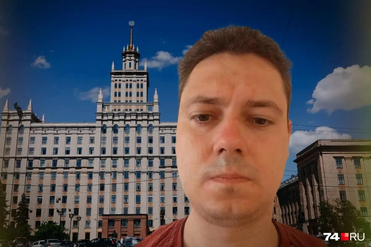 Константин Котромитин получил 1,5 млн рублей по программе на покупку жилья, но после истечения трудового договора университет не стал его продлевать. Поскольку по соглашению осталось отработать два года, ему предписали вернуть выплату; вуз и минобразования утверждают, что отработать можно в любой научной организации.