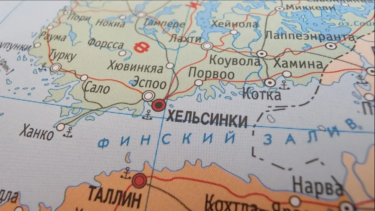 С 1 июля Россия в восемь раз повысила таможенные пошлины на железнодорожные перевозки в Финляндию — поставки становятся убыточными, и импорт удобрений, обеспечивавший 10–15% потребностей страны, может остановиться в ближайшие недели.