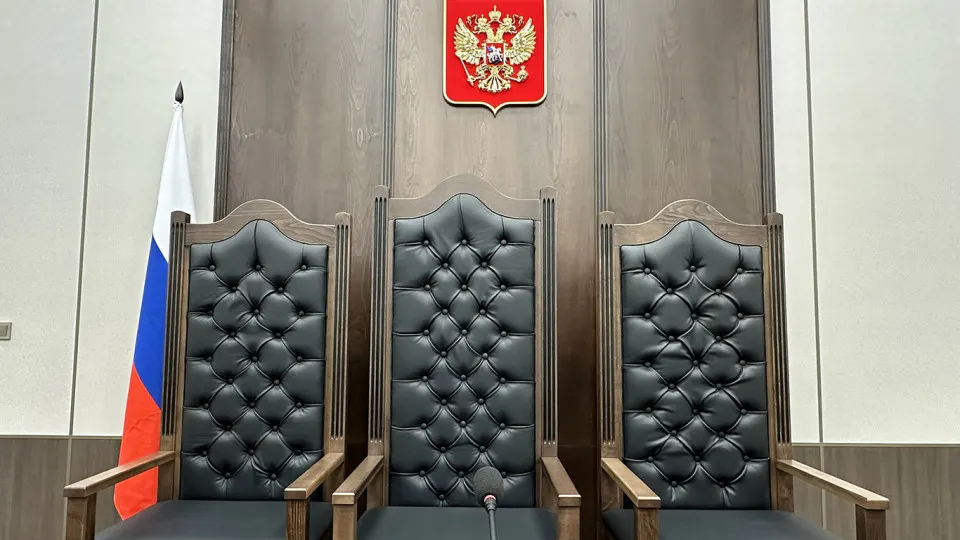 Правительственная комиссия одобрила законопроект, который смягчит требования к образованию для ряда должностей в аппаратах судов и позволит привлекать студентов и специалистов со средним профессиональным юридическим образованием.