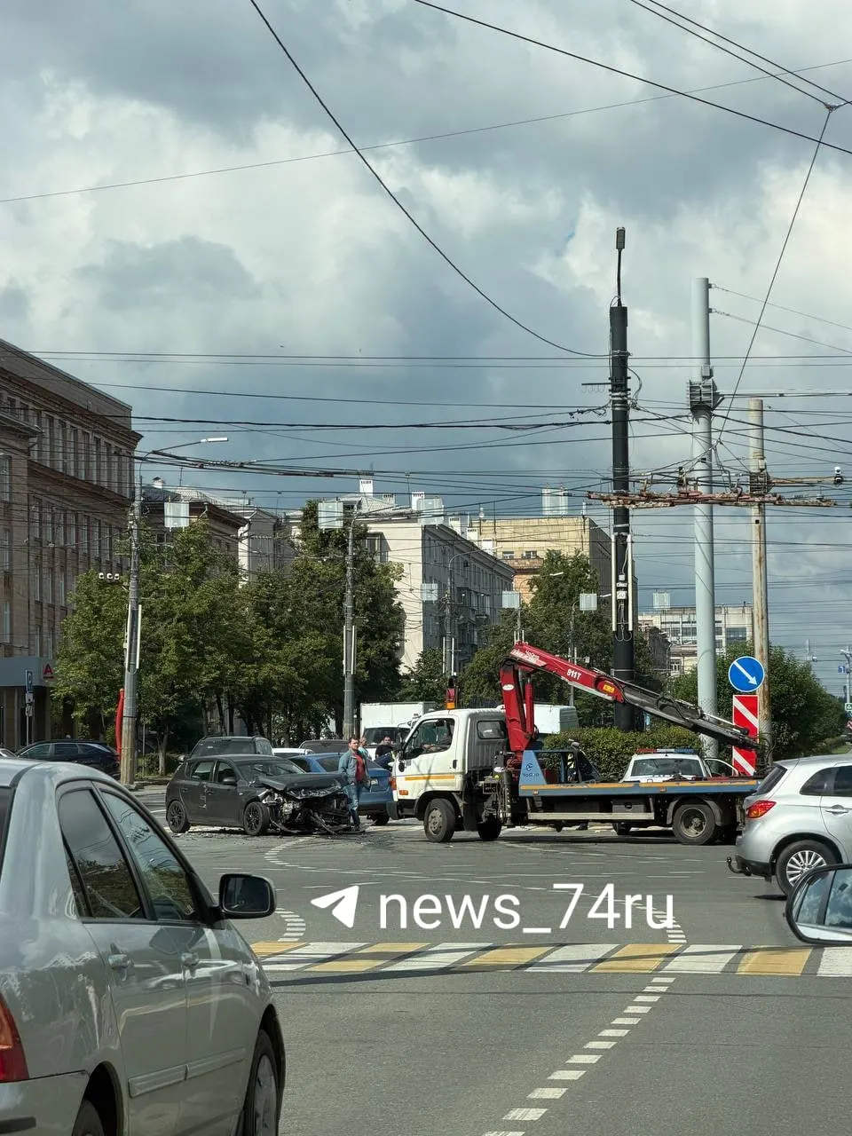 Автомобили «Киа Сид» и «Шкода Рапид» столкнулись — пострадали оба водителя, сообщили в ГАИ.
