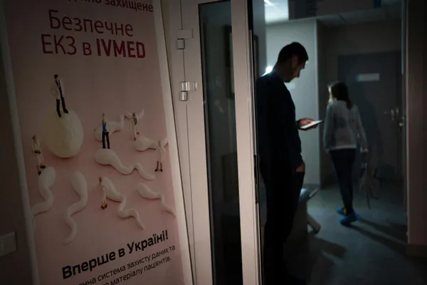 Депутаты приняли поправки в закон «О ветеранах»: после вступления закона в силу экстракорпоральное оплодотворение станет бесплатным для жен участников боевых действий и вдов, не вступивших в повторный брак.