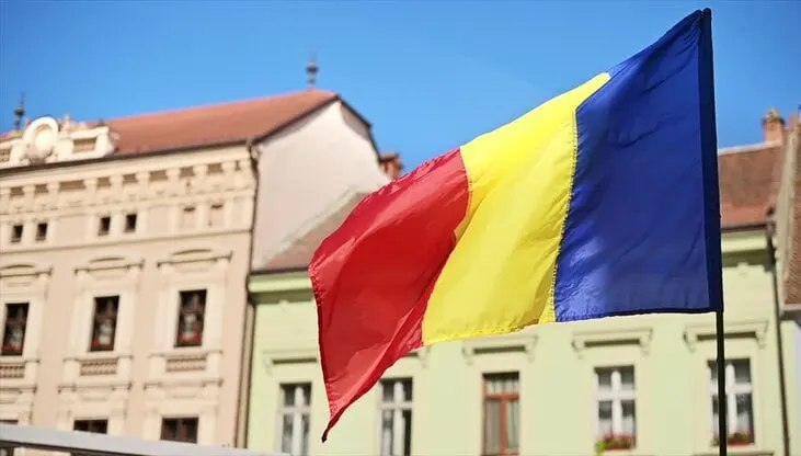 Бухарест объявил одного из сотрудников российской дипмиссии персоной нон грата после того, как с 24 по 26 июля румынские военные сбили три беспилотника. Румыния также отозвала своего посла в Москву для консультаций.