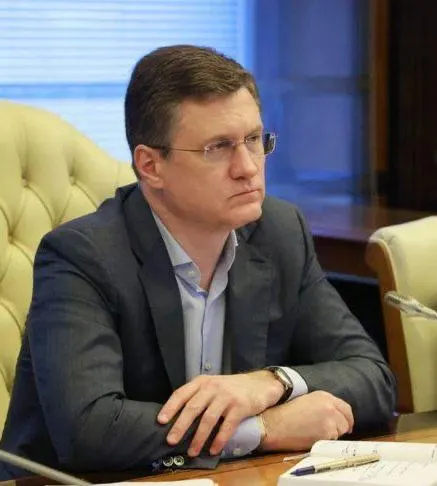 Заместитель председателя правительства Александр Новак провёл совещание по рынку топлива и поручил федеральным органам, регионам и отраслевым компаниям усилить мониторинг и координацию, чтобы не допустить локальных сбоев поставок.