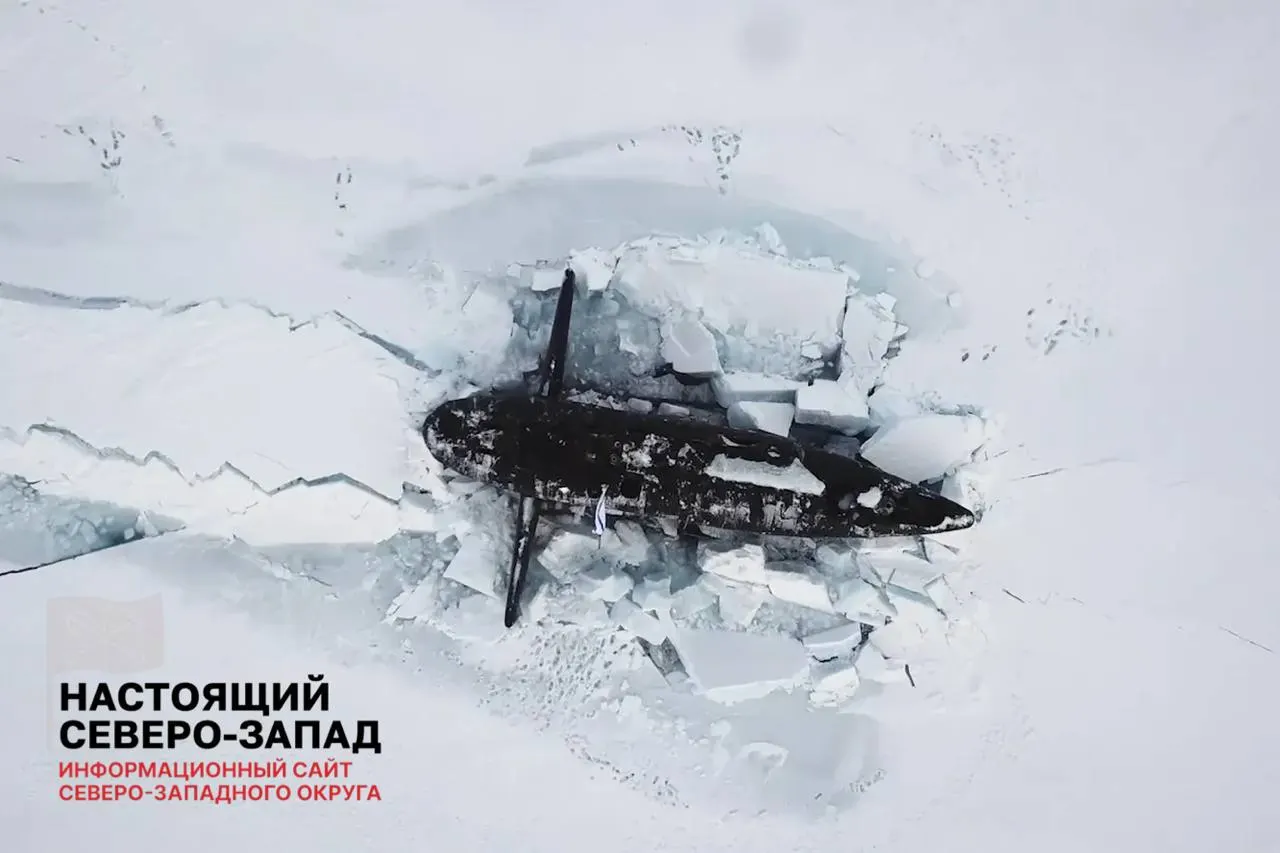 Из федерального плана статистических работ исключён показатель доли современной военной техники в Арктической зоне России. Решение принято на фоне масштабного наращивания военной инфраструктуры — завод дронов в Мурманске, новые военные городки и увеличение боевых подразделений.