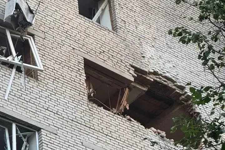 В ночь на 13 июля в посёлке Пионерский городского округа Истра (Московская область) при падении дрона произошли пожары в частных домах; по предварительным данным, три человека погибли и пять получили ранения.