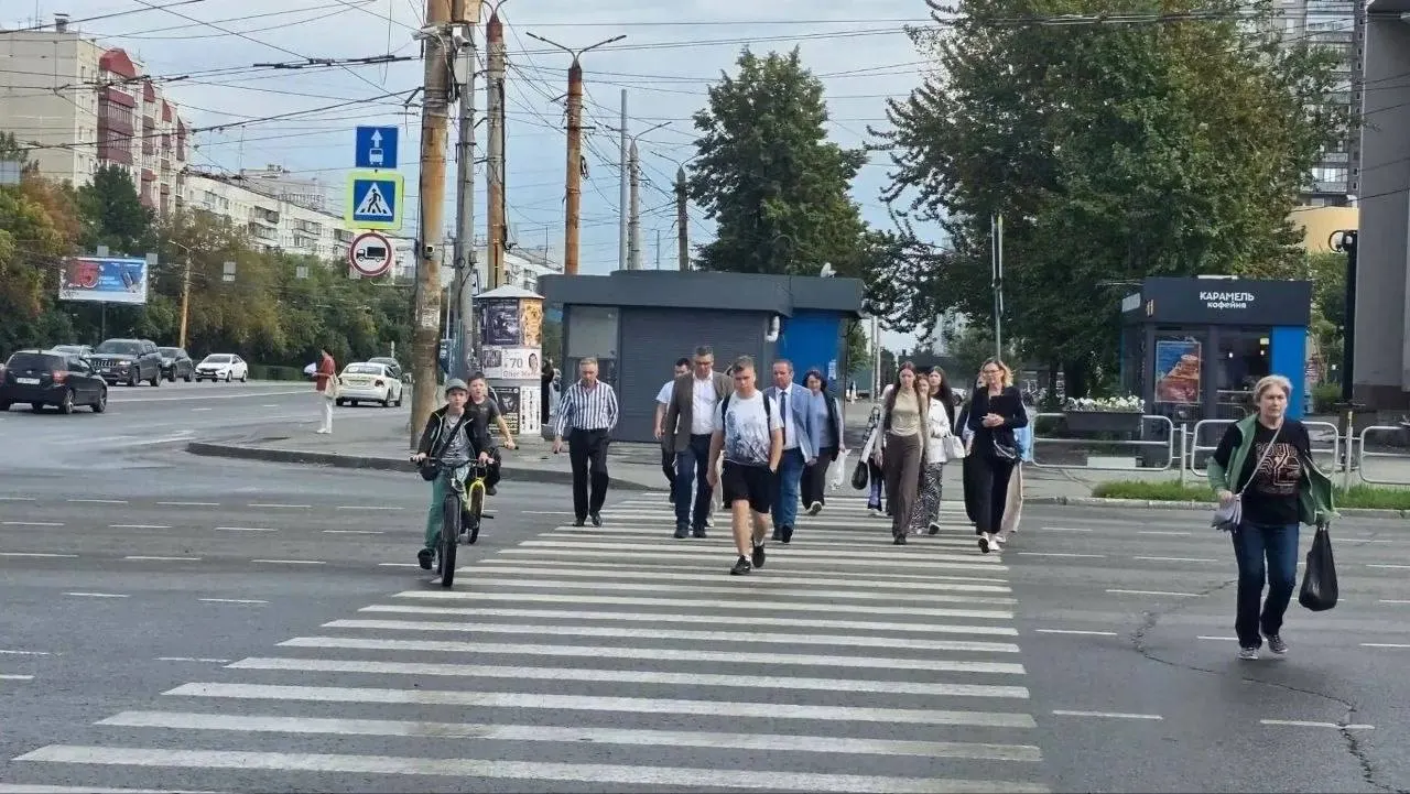 Руководители районов будут раз в неделю проводить пешие обходы по распоряжению мэра, чтобы увидеть проблемы и оперативно их устранить.