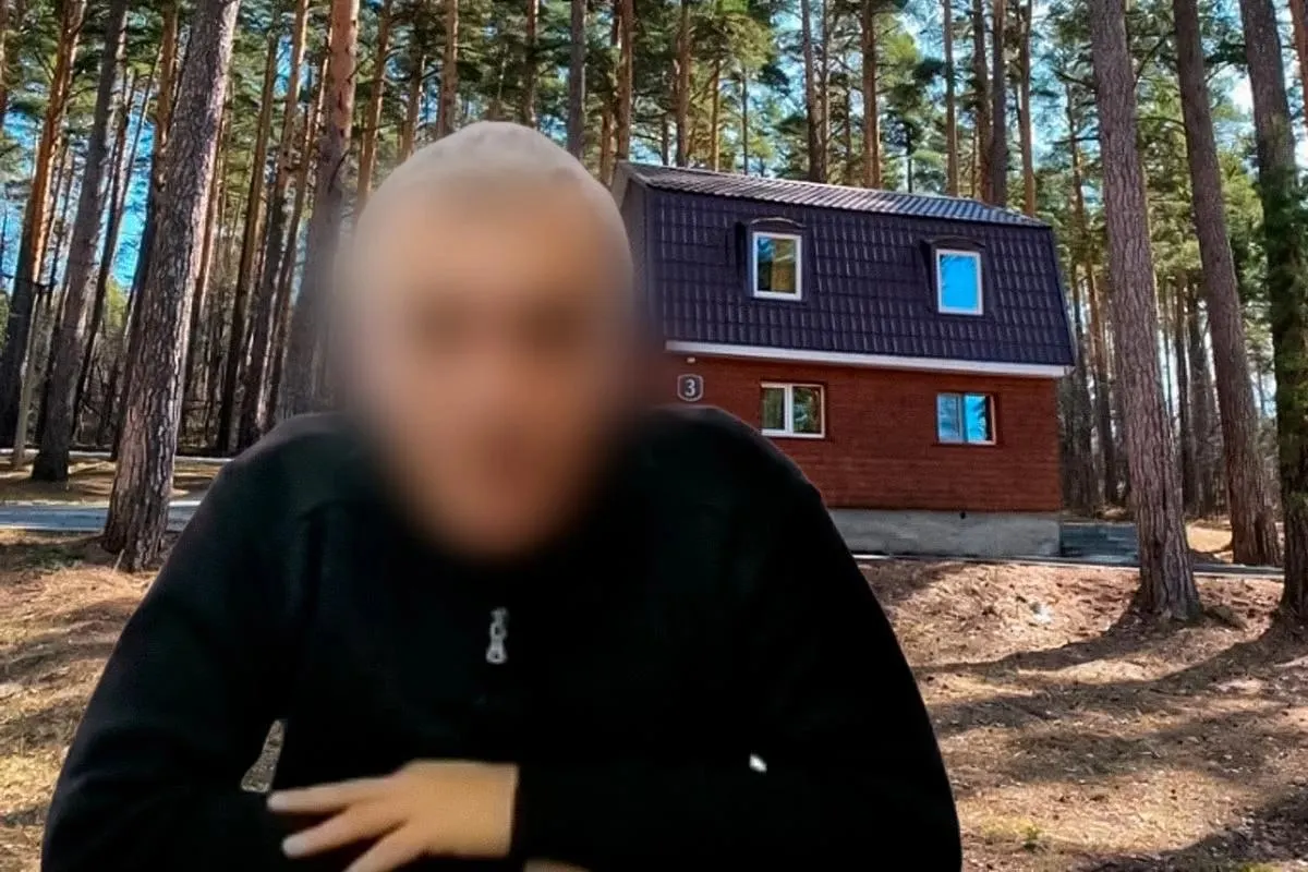 50-летний воспитатель задержан в лагере Челябинской области по подозрению в педофилии; расследование продолжается.