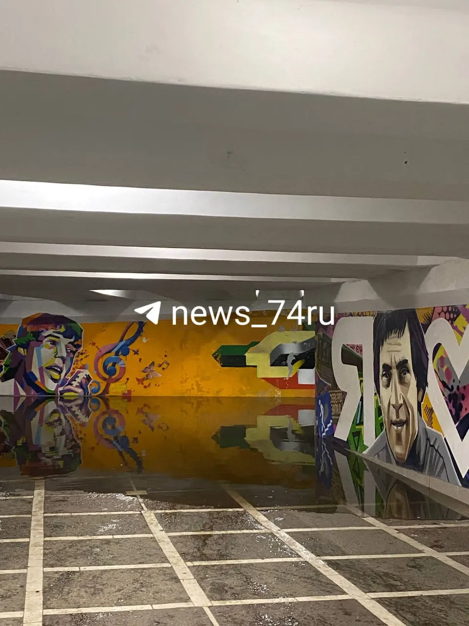 Затоплен подземный переход на улице Революции. Мэрия перевела городские службы в режим повышенной готовности.