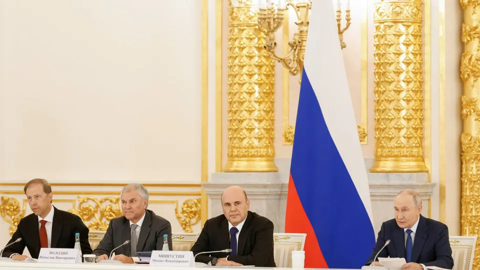 Глава государства обсудил планы по трудоустройству вернувшихся с фронта участников боевых действий и меры поддержки ветеранов.