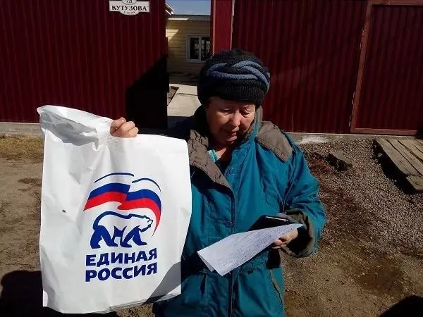 Индекс счастья россиян упал на 9% за последний месяц, достигнув минимума за 16 лет; тревога и экономические трудности растут.
