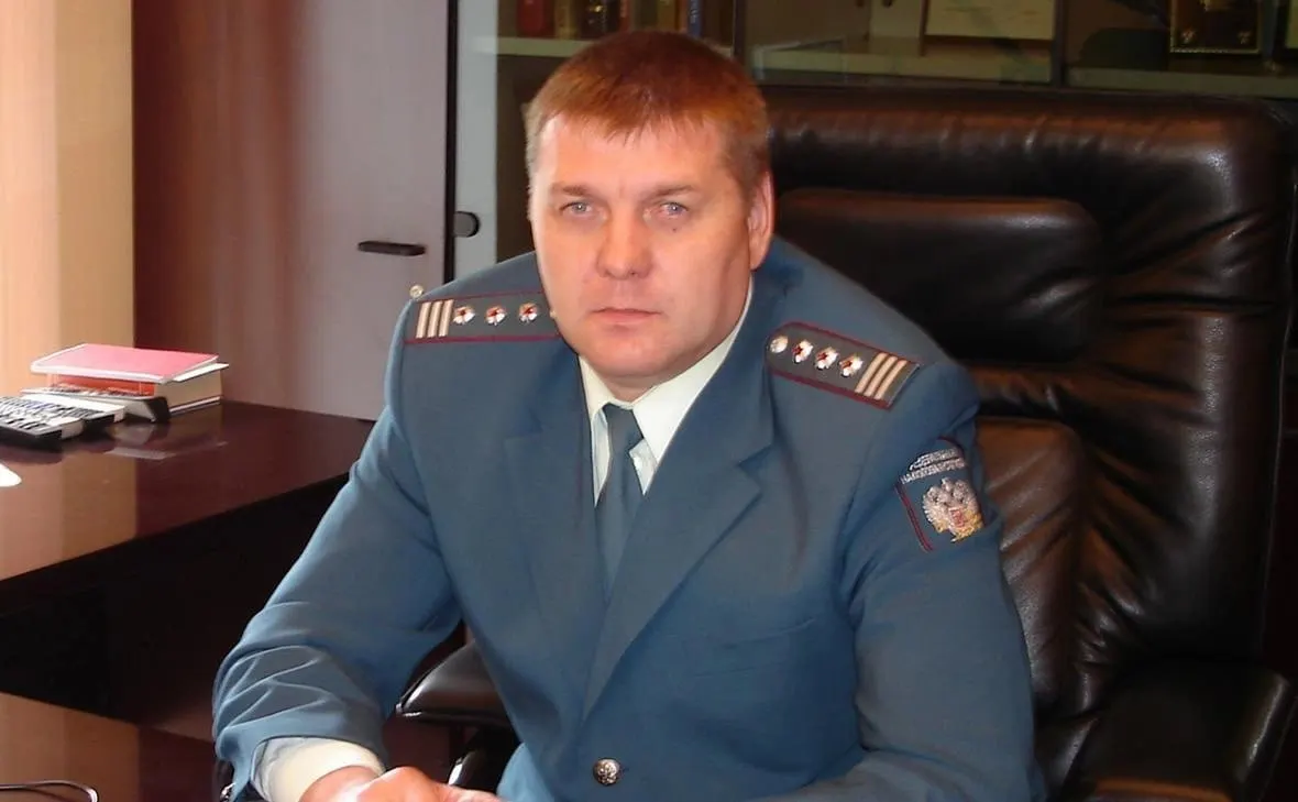 Бывший глава регионального управления ФНС арестован по обвинениям в коррупции; следствие изучает возможность сотрудничества с правоохранителями.