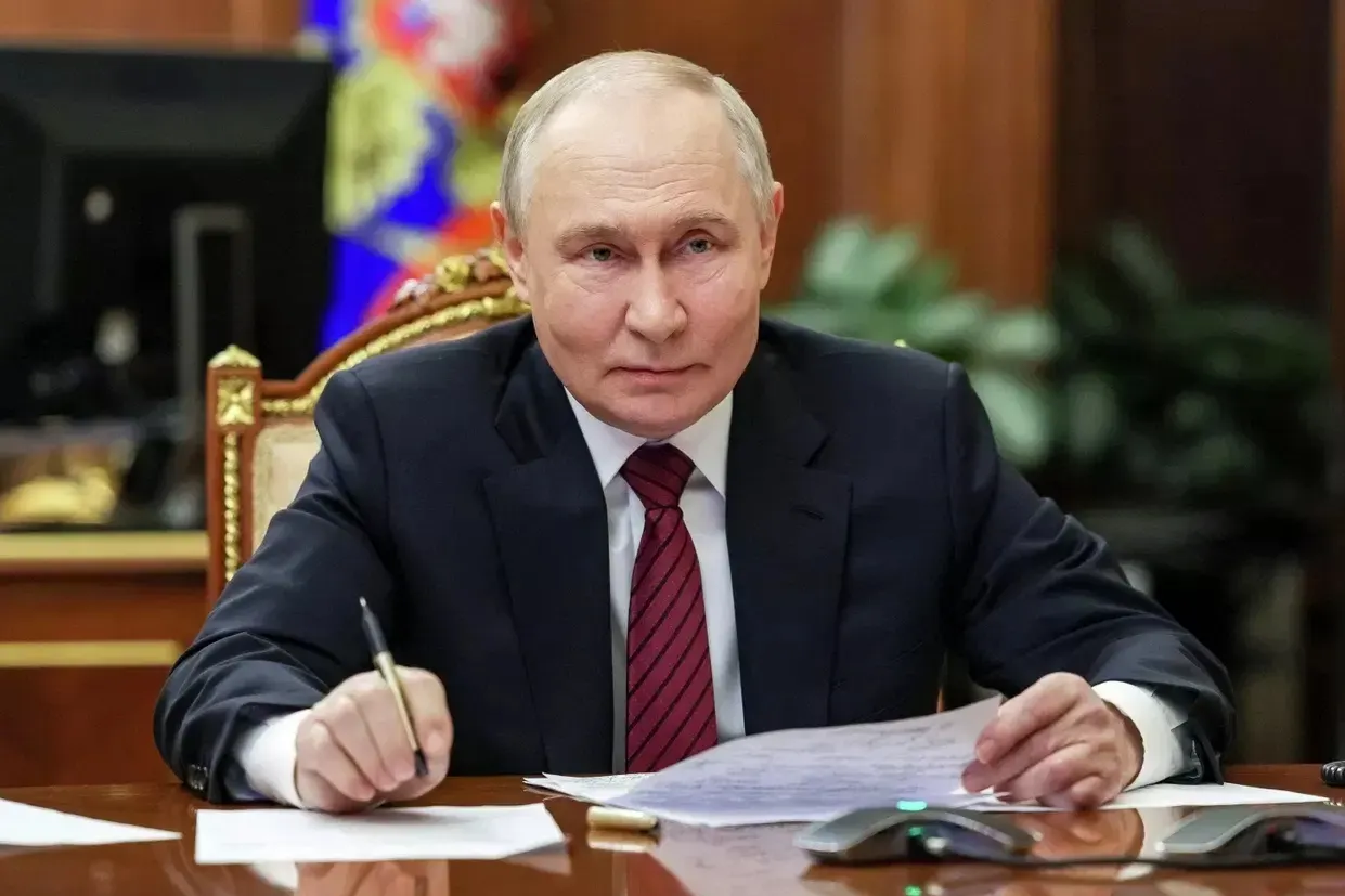За первые семь месяцев 2026 года поступления в федеральный бюджет от бизнеса достигли рекордной величины; обсуждается финансирование войны через добровольные пожертвования предпринимателей.