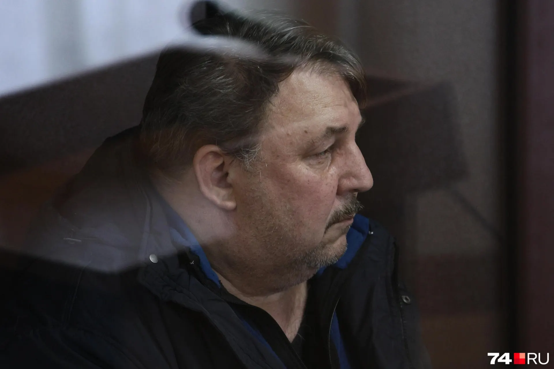 58-летний экс-сотрудник троицкого филиала аграрного университета получил 9 лет строгого режима и штраф 3,1 млн рублей; ему также запретили заниматься административной и хозяйственной деятельностью в сфере образования.