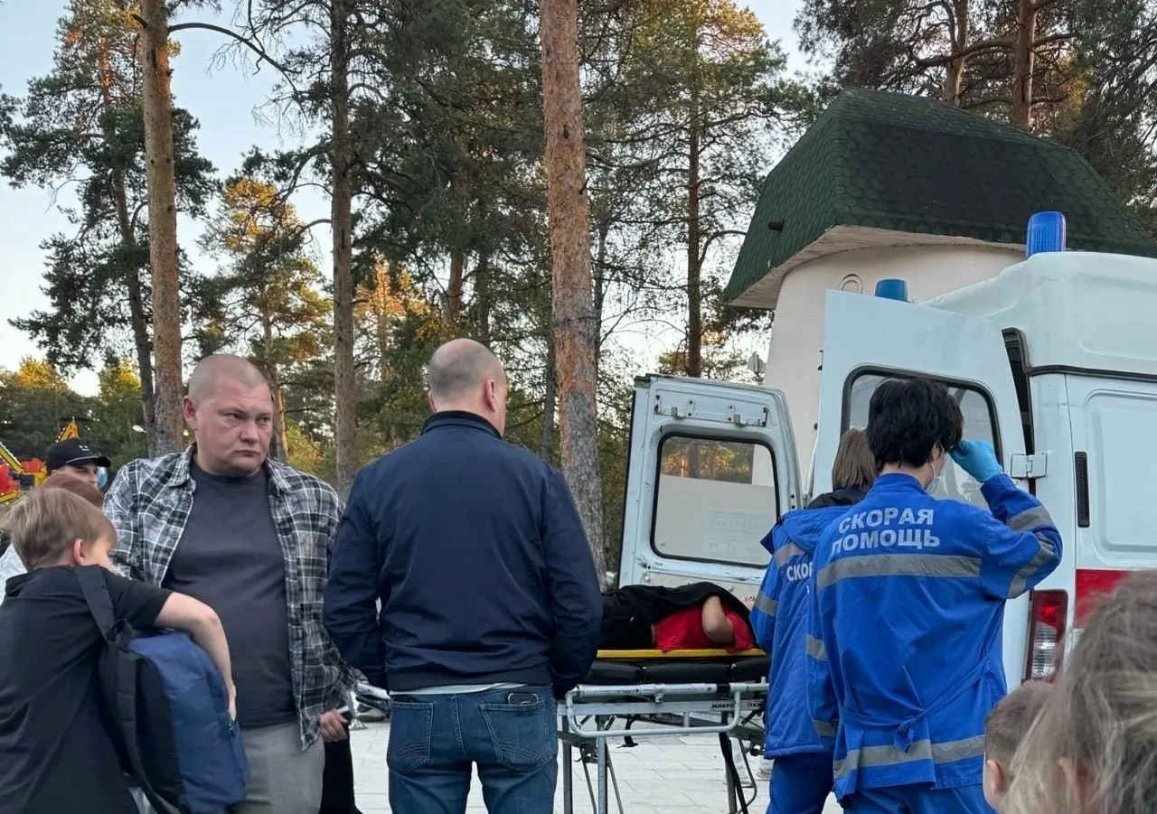12-летний мальчик пострадал на обновлённой детской площадке парка Гагарина. Открытие состоялось после реконструкции стоимостью около 903 млн рублей.