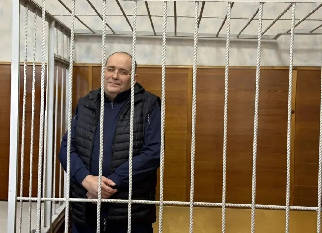 Суд вынес общий срок 14 лет колонии строгого режима и штраф почти 17 млн рублей по делу о взятках министерству.