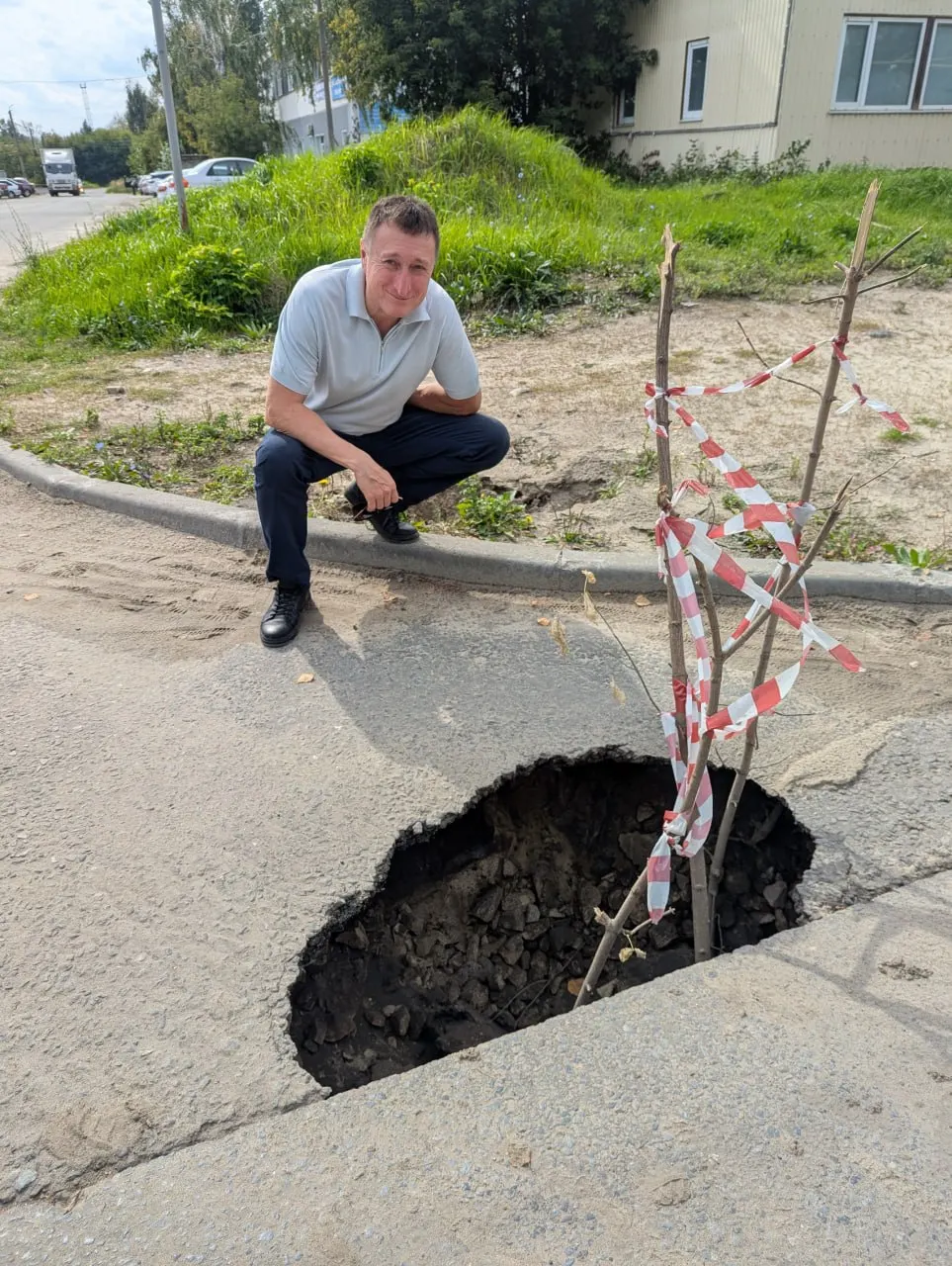 В рамках юбилея города прошёл визит депутата и обозрение инфраструктурных проблем — от памятников до дорог и безопасности дворов.