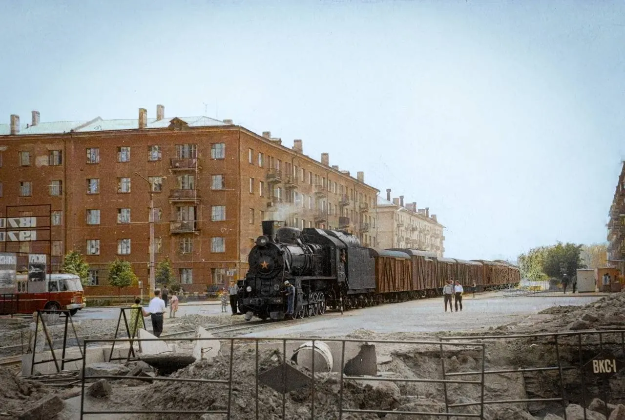 История ветки, проложенной в 1920-х годах и разобранной к началу 1970-х, через центр города.