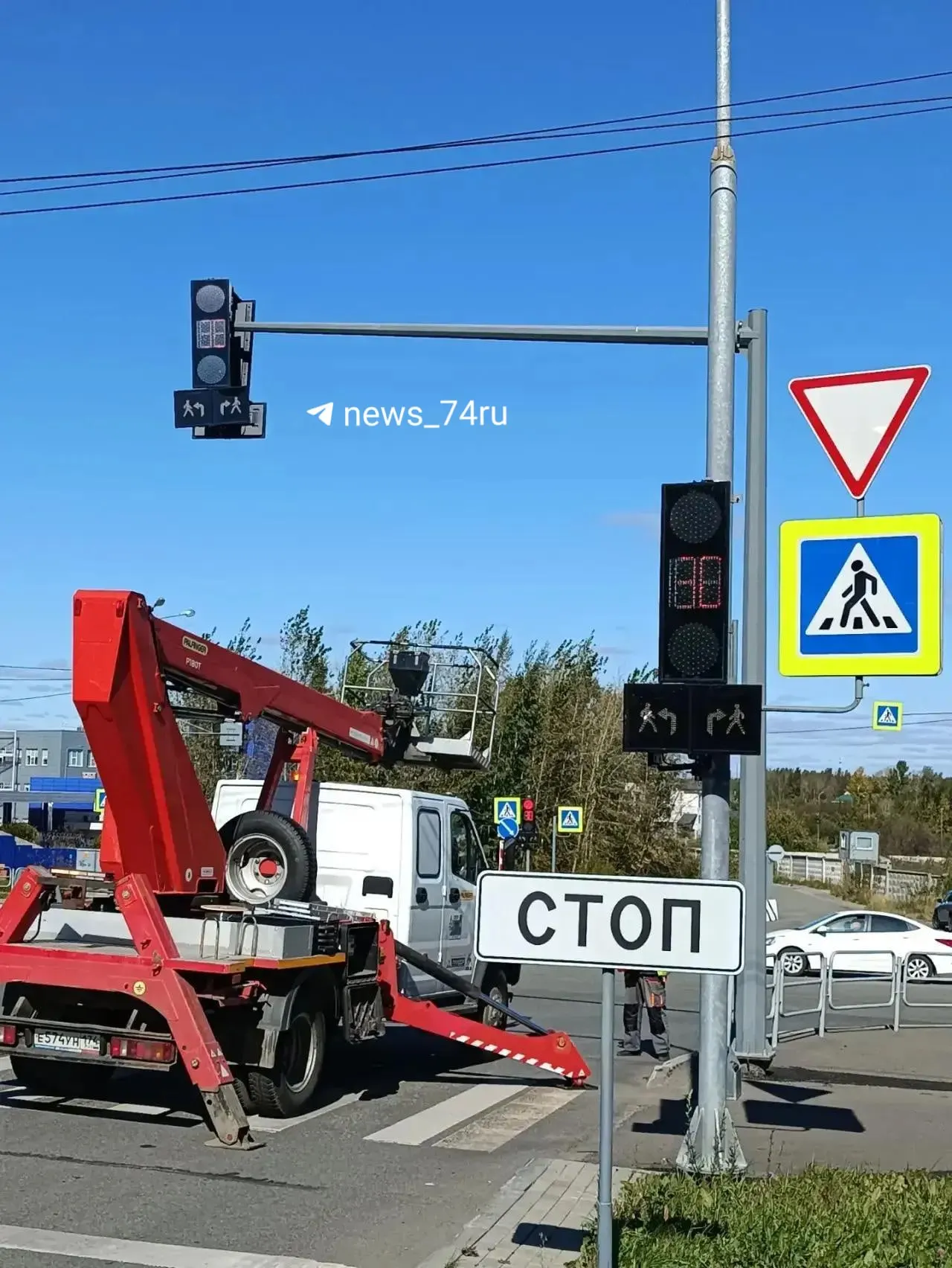 Светофор восстановлен, переходы стали безопаснее. Власти напоминают соблюдать осторожность на дороге.