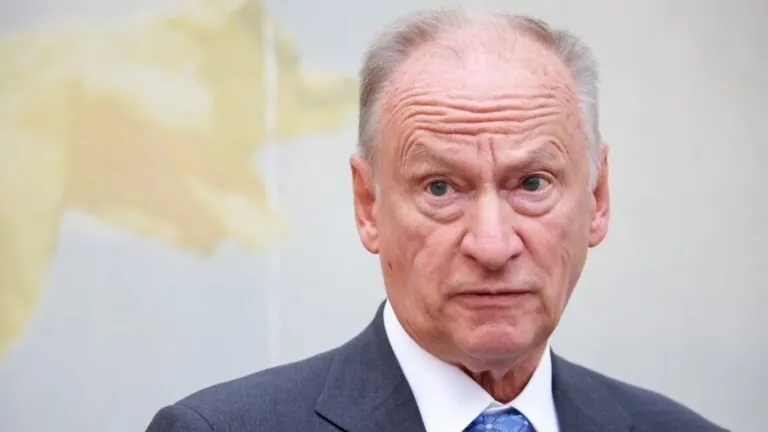 Патрушев прокомментировал слова министра иностранных дел Польши о военном превосходстве и заявил, что Москва ответит решительно, если Польша втянется в конфликт. По его словам, Россия применит весь арсенал возможностей, если будет угроза.