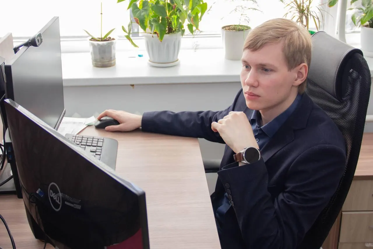 Учёные из Челябинска работают над прототипами датчиков для определения загрязнения воздуха в цехах, на складах и дома, а также над алгоритмами раннего обнаружения неисправностей оборудования.