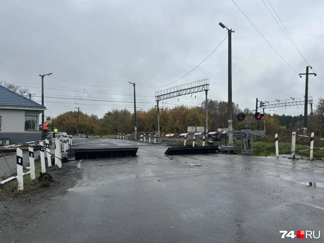 В регионе введены ограничения на движение: переезд закрыт, подъезды к Миассу перекрыты; подробности — по месту.