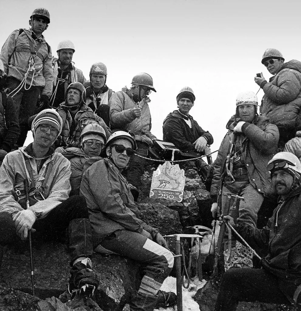 Безымянная вершина Заалайского хребта высотой 5285 метров увековечила Челябинск в горной карте региона.